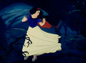 Blancanieves huye por el bosque